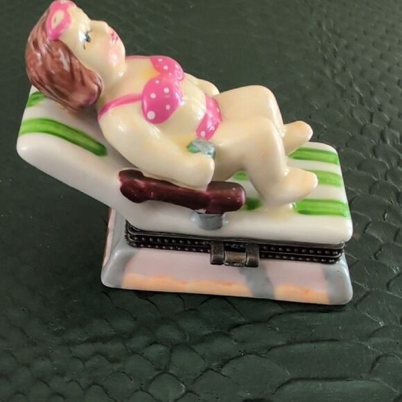 Whimsical Pink Polka Dot Bikini Figurine Trinket Box Pink Sunglass Trinket - Picture 3 of 8